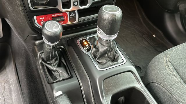 Used 2024 Jeep Wrangler Willys 4xe image 18