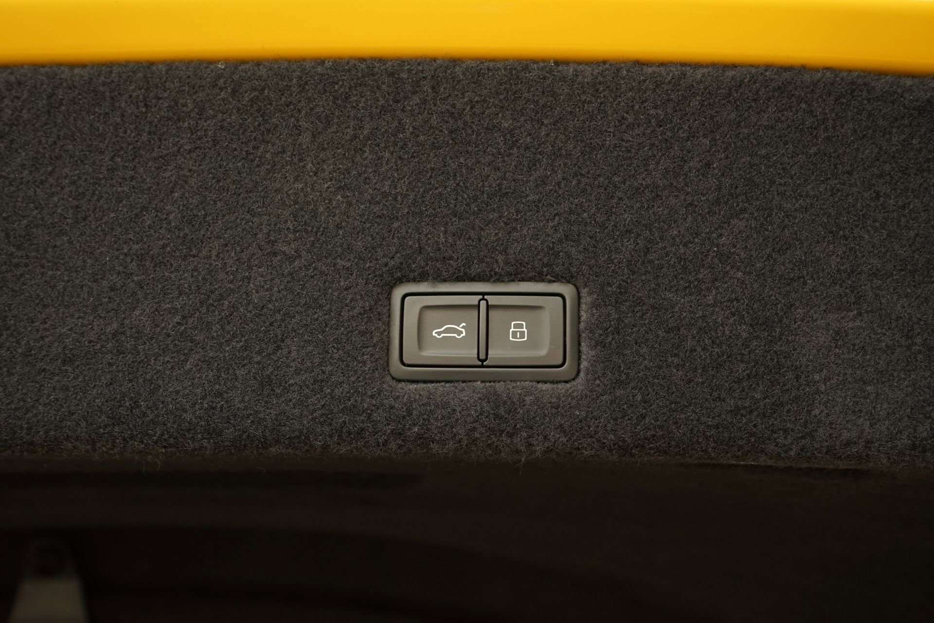 Used 2023 Lamborghini Urus S image 35