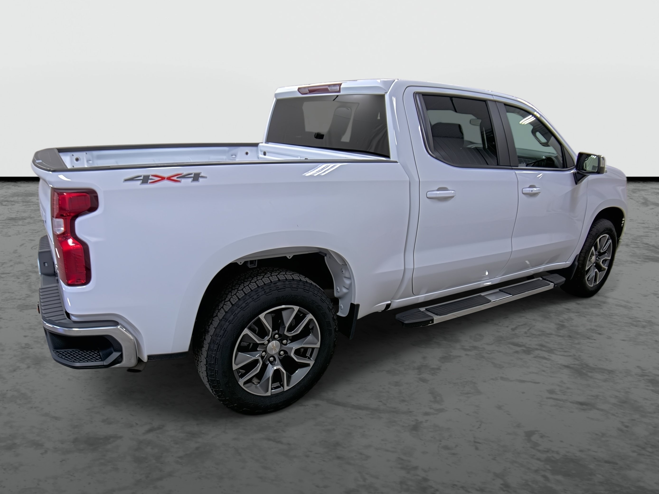Used 2023 Chevrolet Silverado 1500 LT AWD/4WD image 4