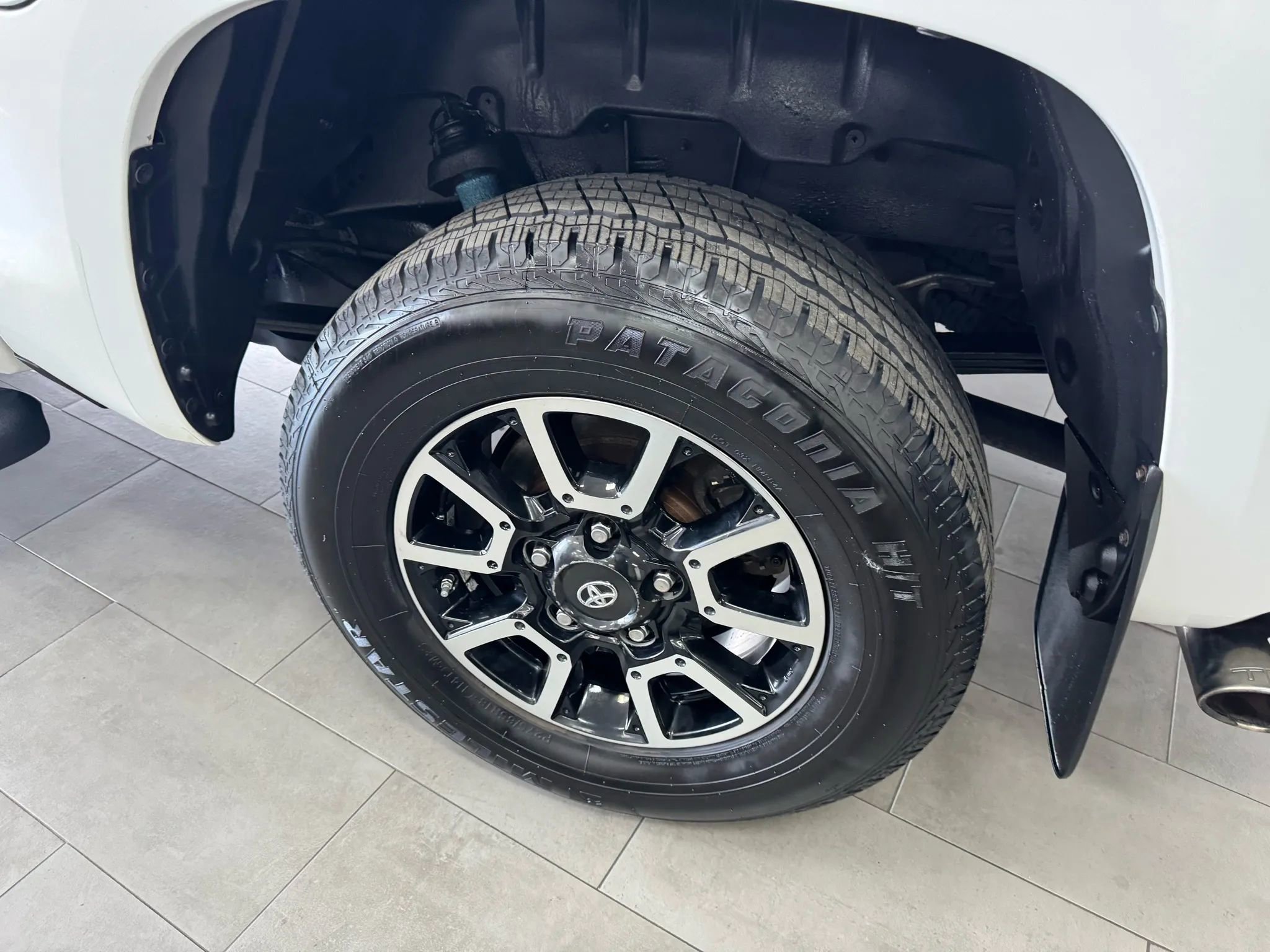 Used 2017 Toyota Tundra Limited w/ Limited Premium Package AWD/4WD image 34