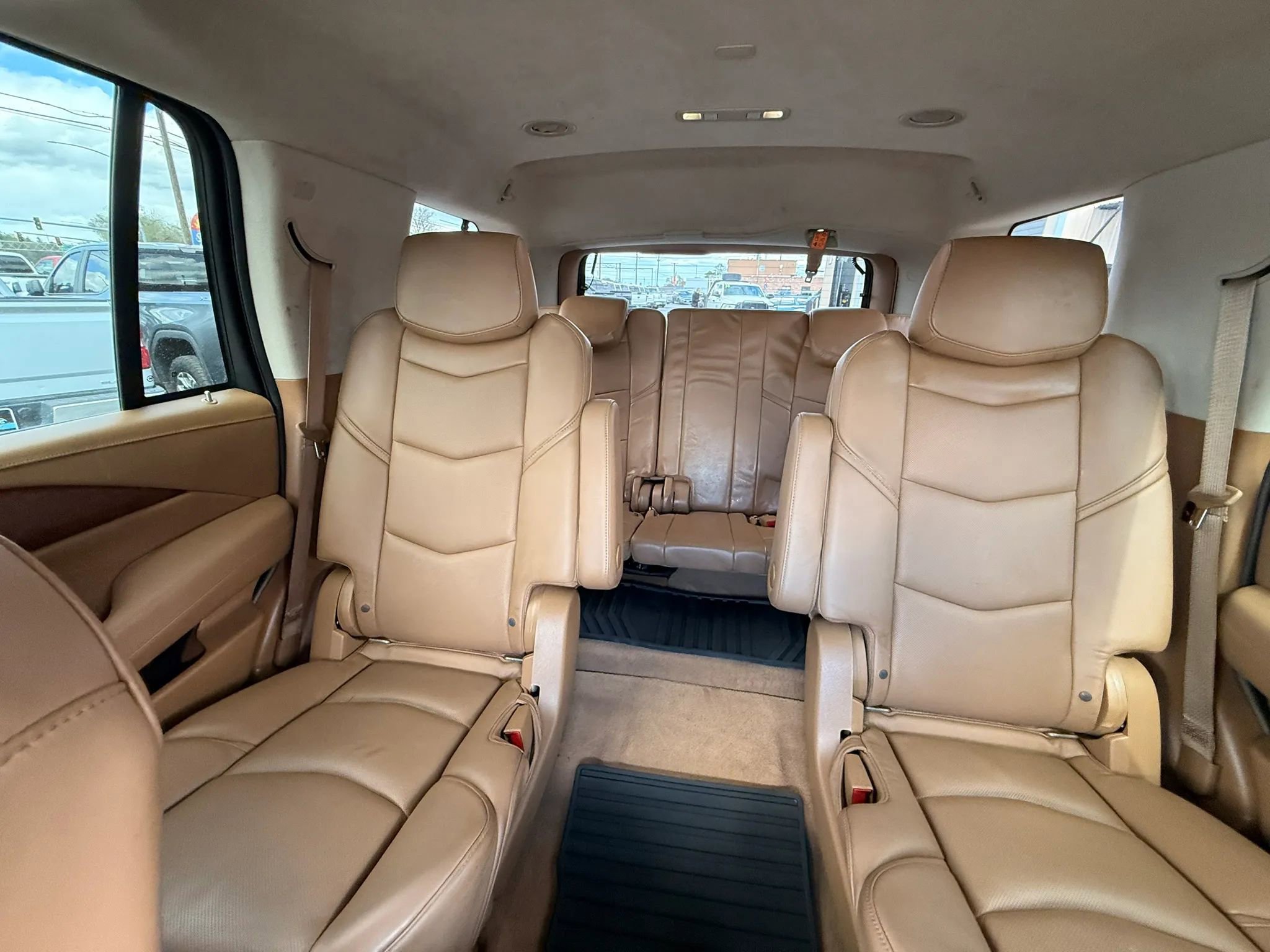 Used 2015 Cadillac Escalade Platinum AWD/4WD image 13