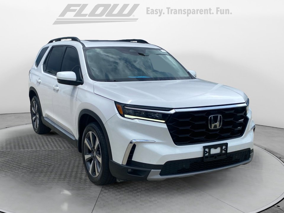Certified 2025 Honda Pilot Touring image 1
