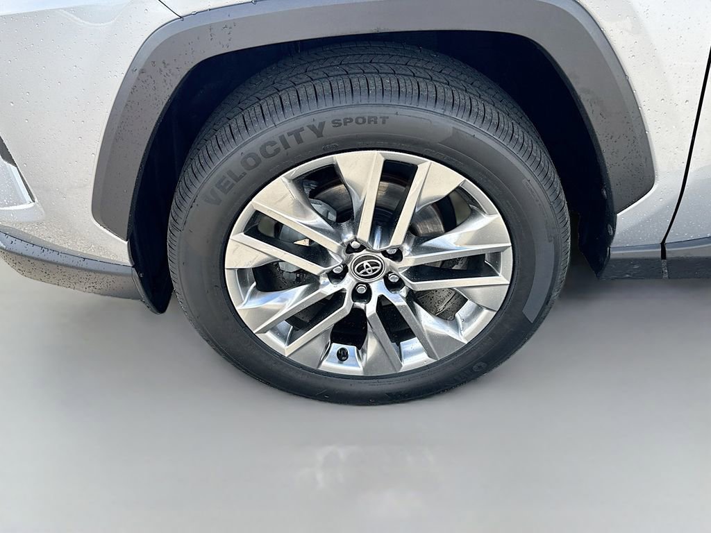 Used 2023 Toyota RAV4 XLE Premium image 26
