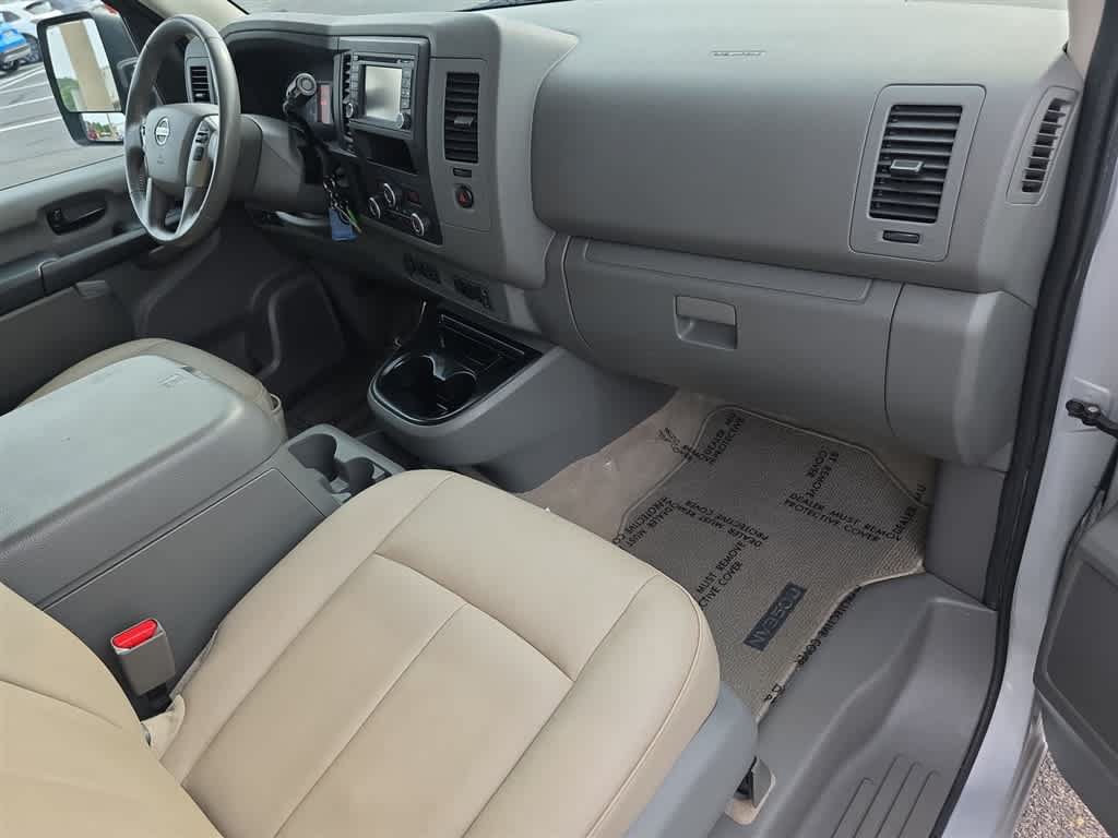 Used 2019 Nissan NV 3500 SL RWD image 11