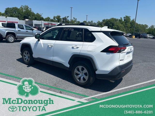 Used 2021 Toyota RAV4 LE AWD/4WD image 2