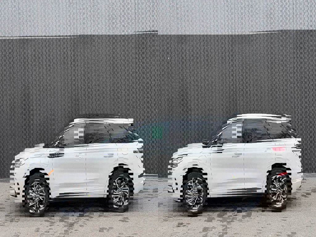 New 2026 Lincoln Corsair Grand Touring image 3