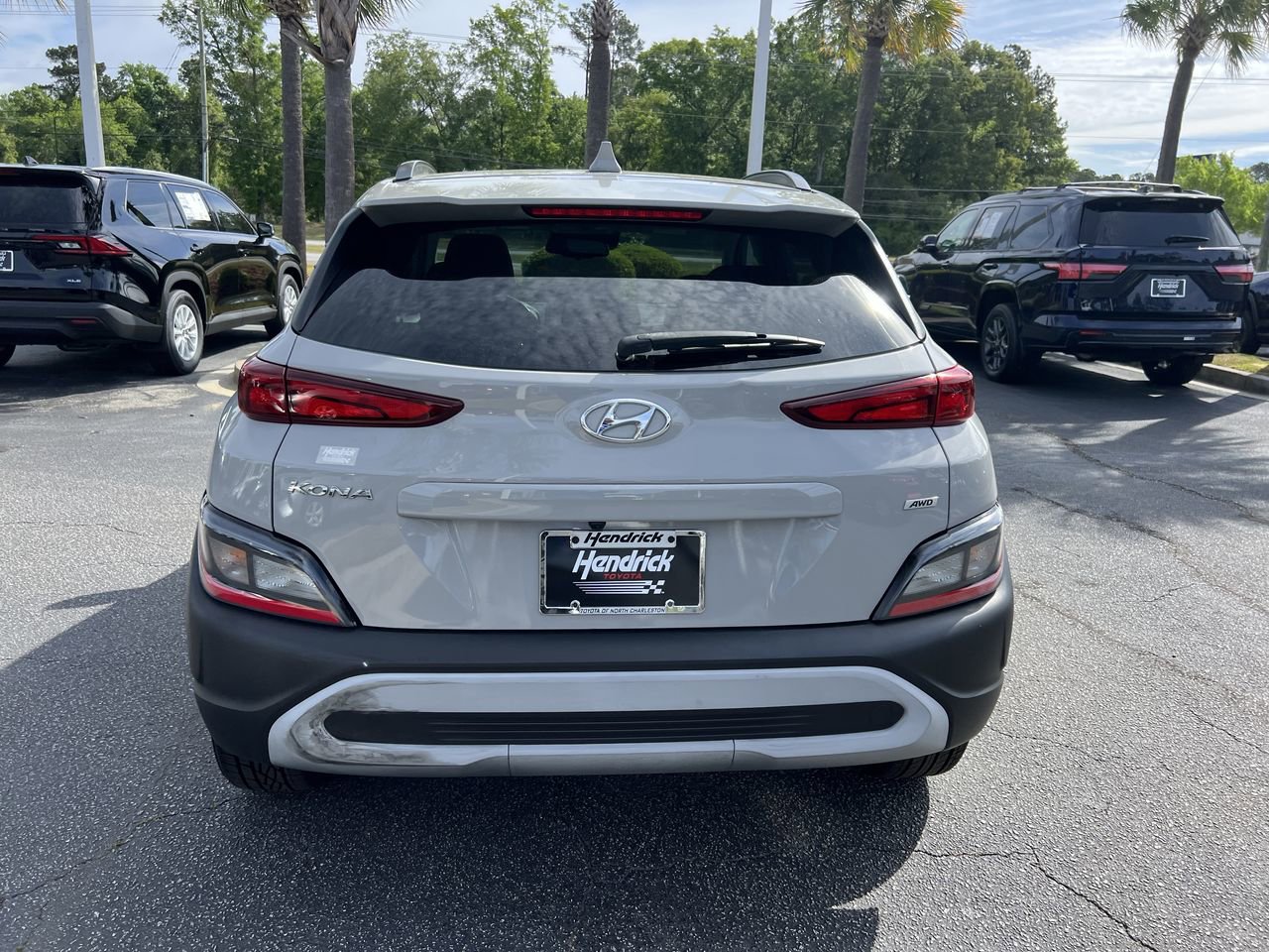 Used 2023 Hyundai Kona SEL w/ Convenience Package AWD/4WD image 9