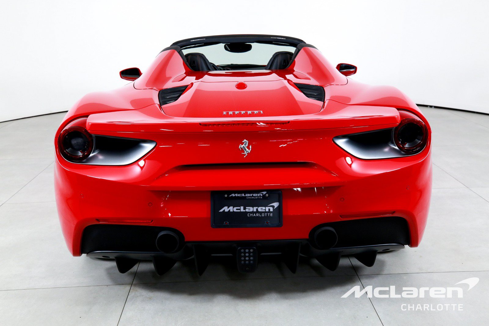 Used 2019 Ferrari 488 Spider RWD image 8