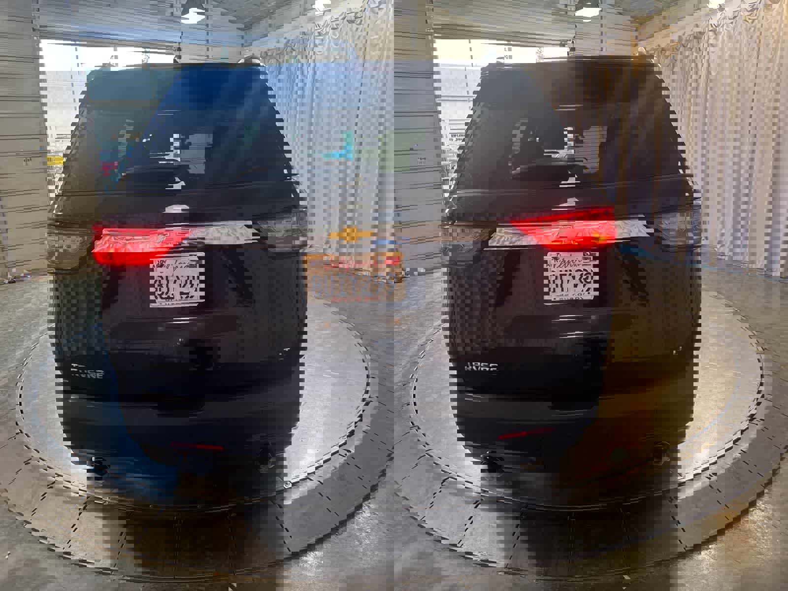 Used 2018 Chevrolet Traverse LT w/ LPO, 'HIT The Road' Package image 6