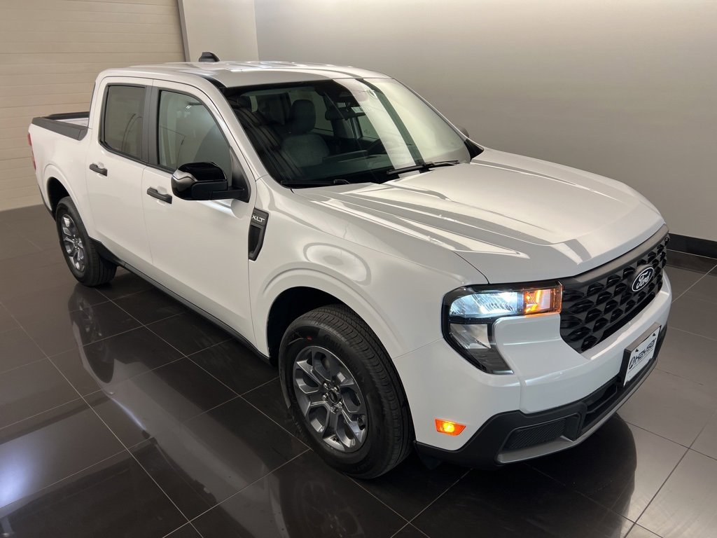 New 2025 Ford Maverick XLT w/ Equipment Group 301A