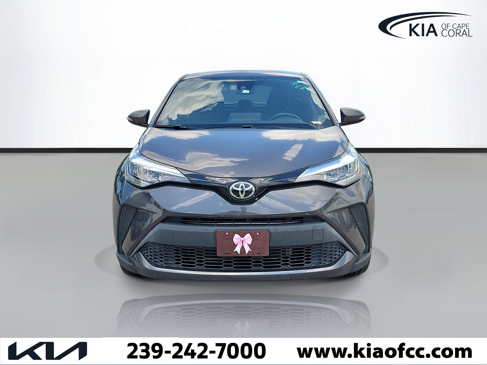 Used 2020 Toyota C-HR XLE FWD image 2