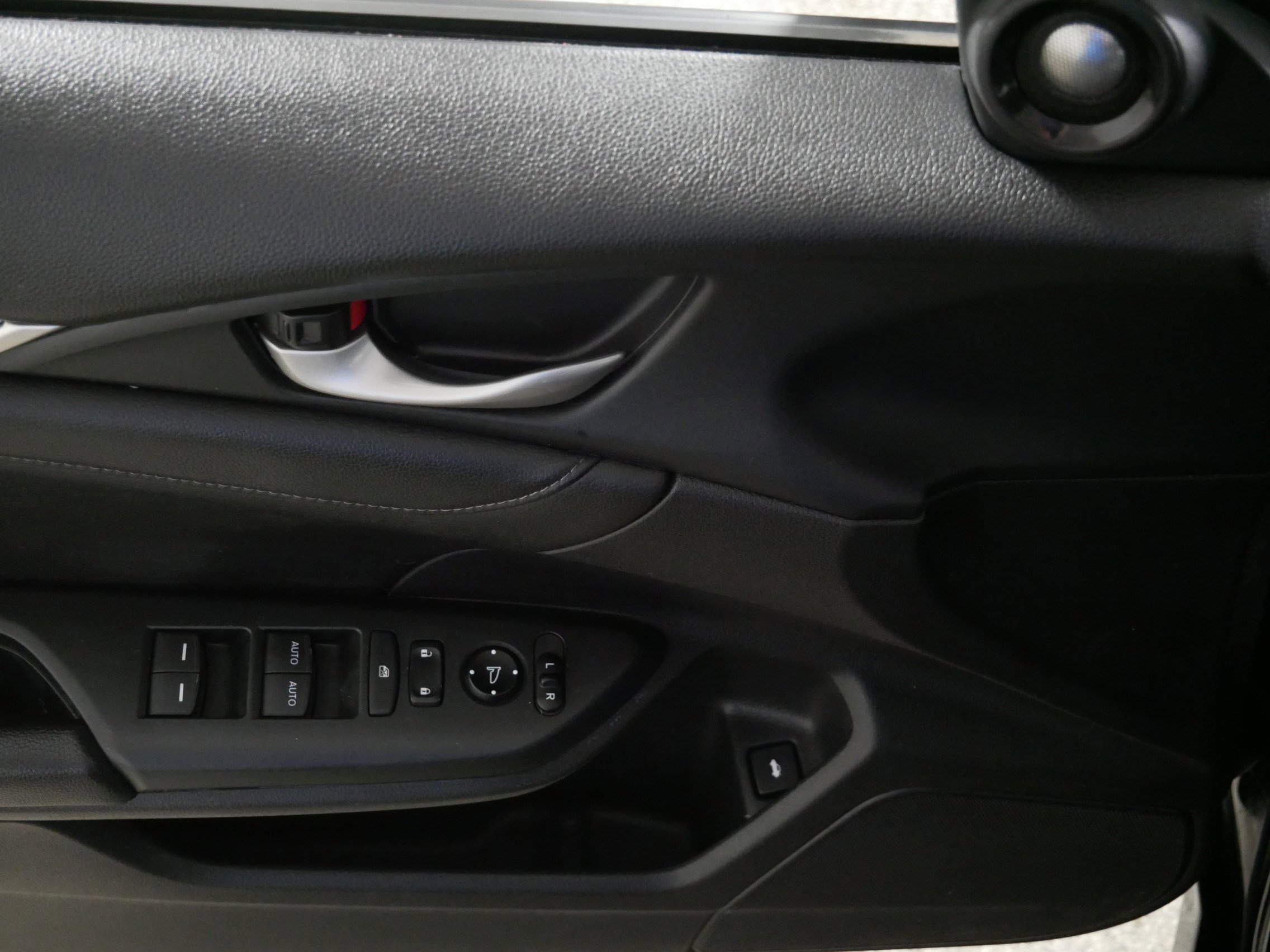 Used 2016 Honda Civic Touring image 19