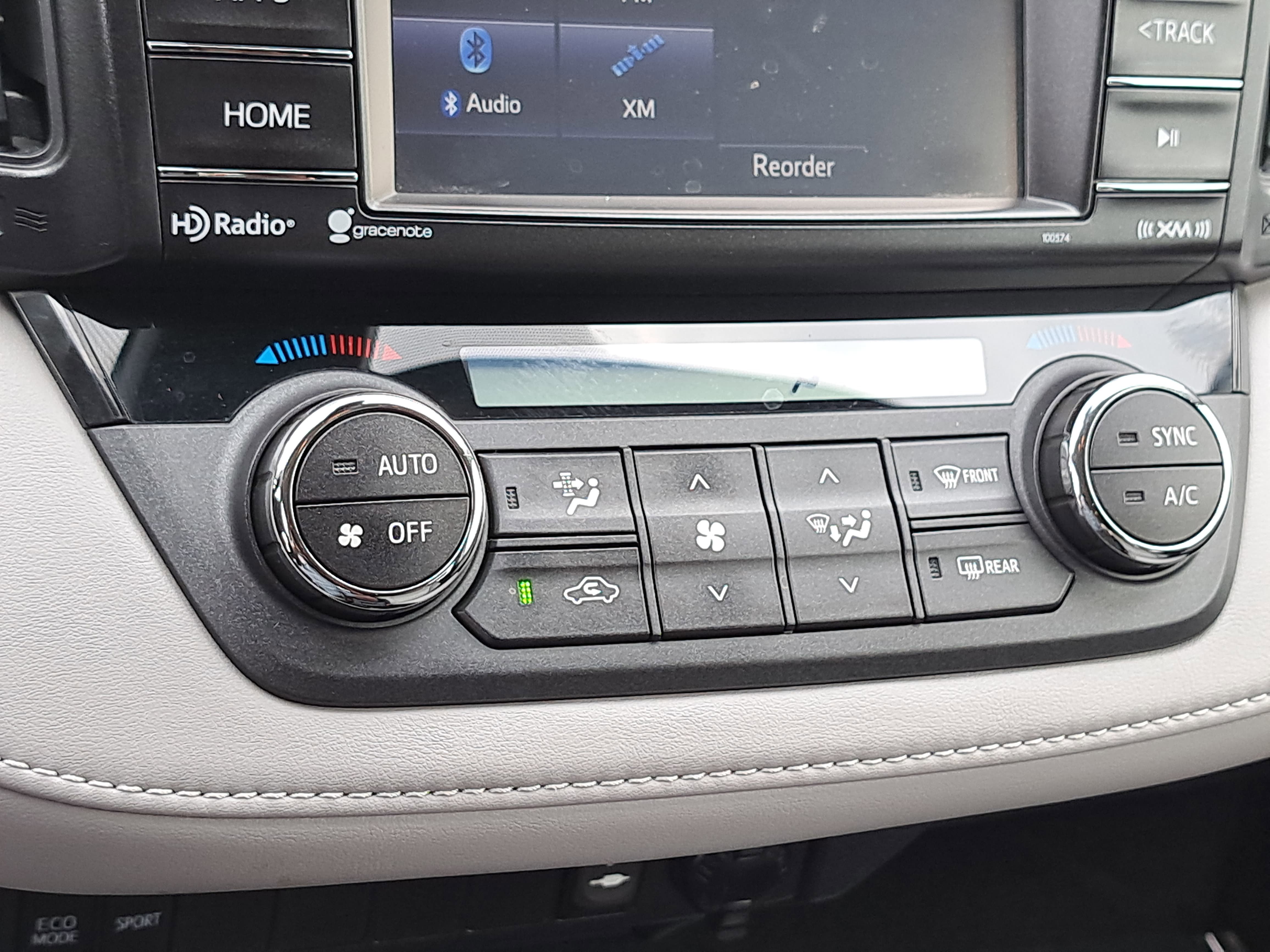 Used 2017 Toyota RAV4 XLE w/ Plus Special Value Package AWD/4WD image 20