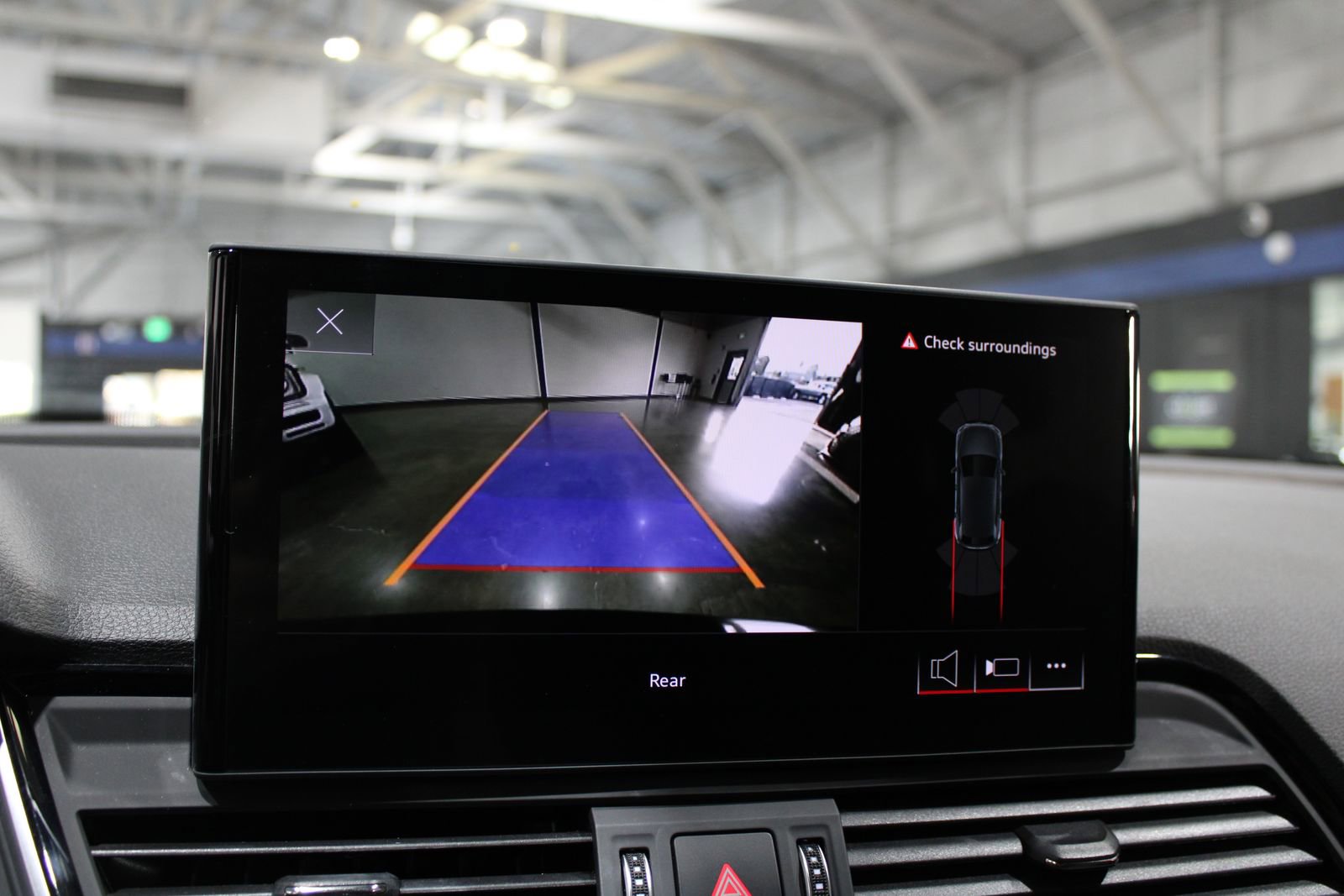 Used 2022 Audi SQ5 Premium w/ Convenience Package image 34