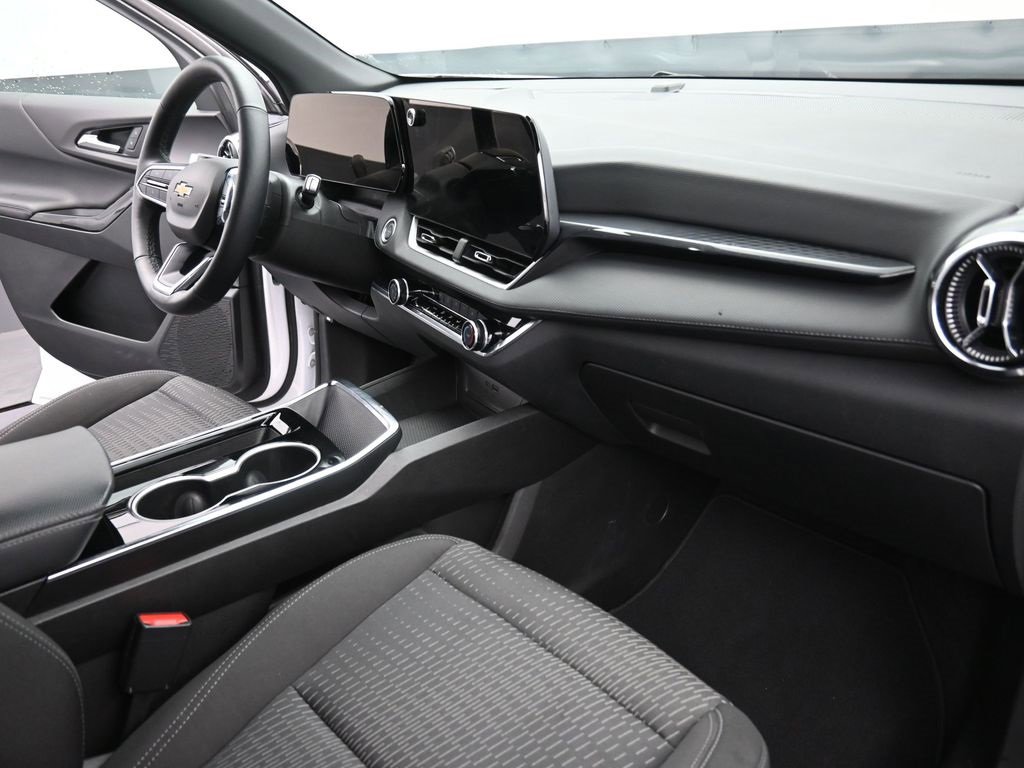 Used 2025 Chevrolet Equinox LT image 26
