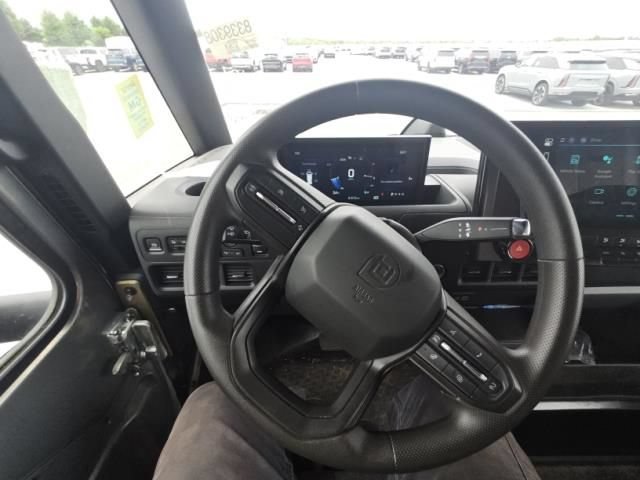 Used 2024 Chevrolet Brightdrop 600 w/ Commercial Equipment Package AWD/4WD image 29