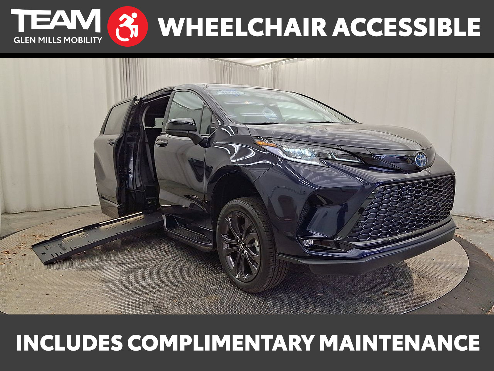 Used 2025 Toyota Sienna XSE image 1