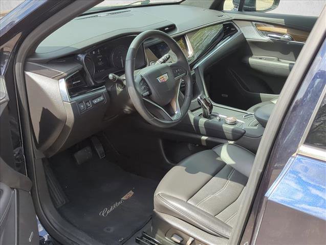 Used 2022 Cadillac XT6 Premium Luxury w/ Platinum Package image 11