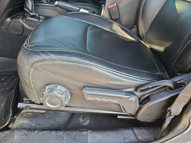 Used 2018 Jeep Wrangler Unlimited Sahara AWD/4WD image 16
