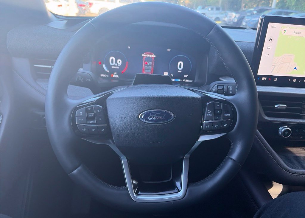 Certified 2026 Ford Explorer Platinum RWD image 16