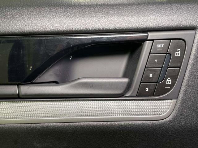 Certified 2025 Porsche Cayenne w/ Premium Package Plus image 37