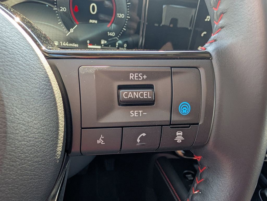Used 2025 Nissan Kicks SR AWD/4WD image 30