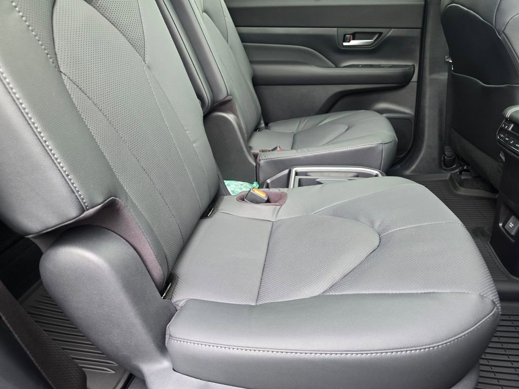 New 2026 Toyota Grand Highlander Platinum image 24