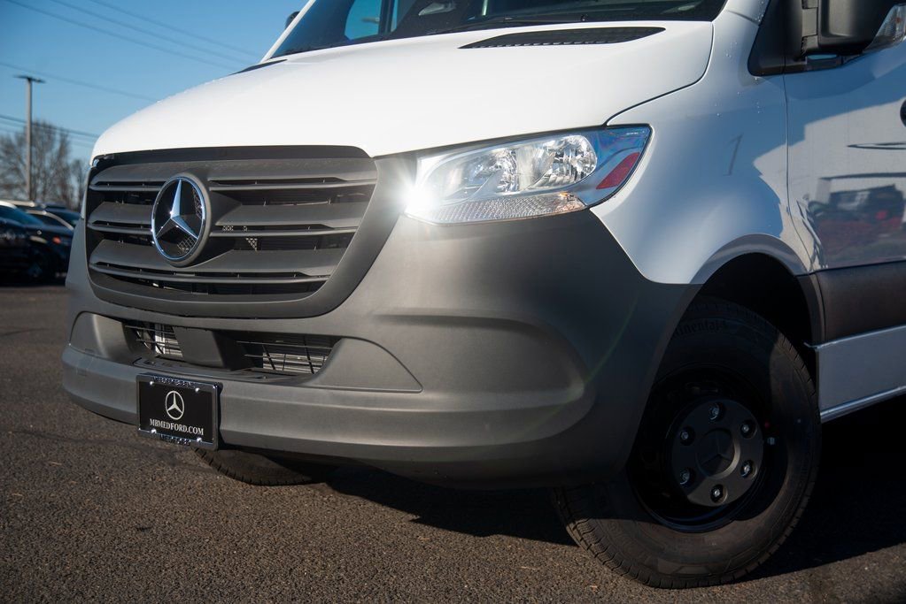 New 2025 Mercedes-Benz Sprinter 4500 image 14