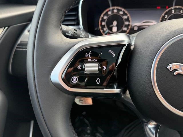 Used 2025 Jaguar F-PACE R-Dynamic S AWD/4WD image 22