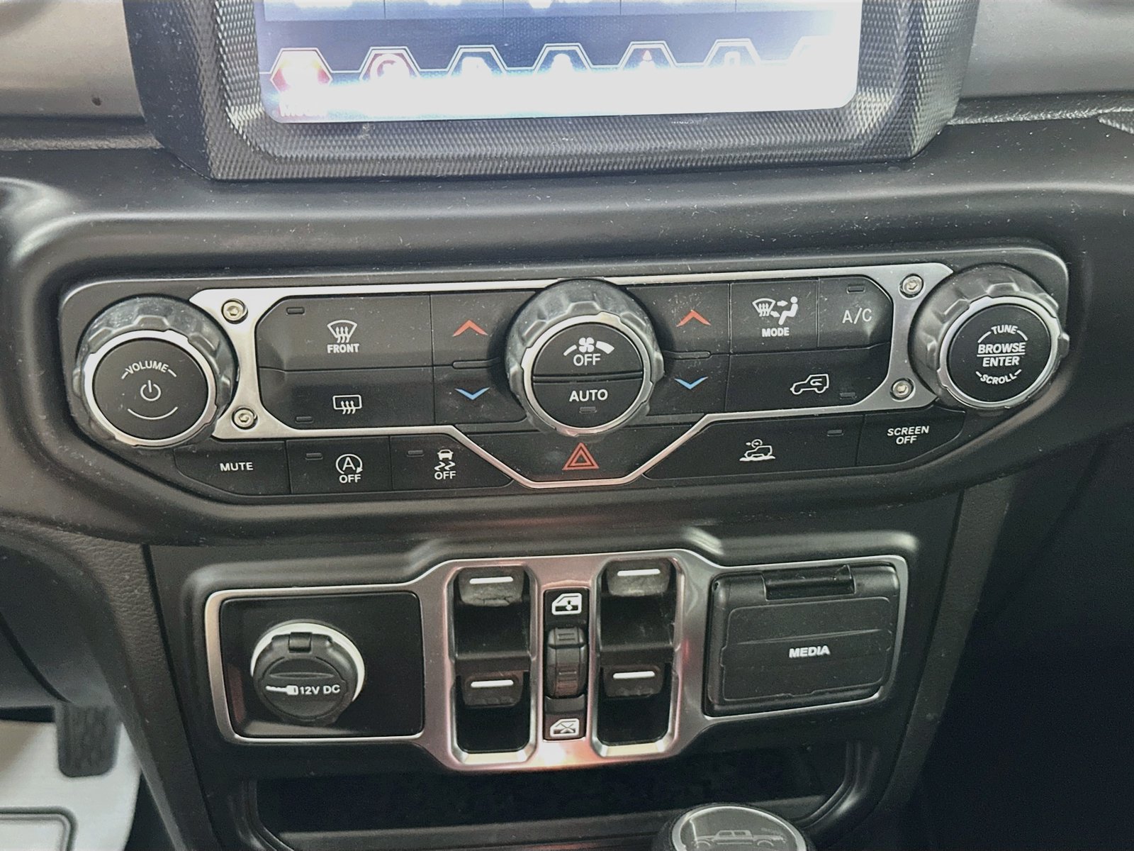 Used 2021 Jeep Gladiator Sport AWD/4WD image 16