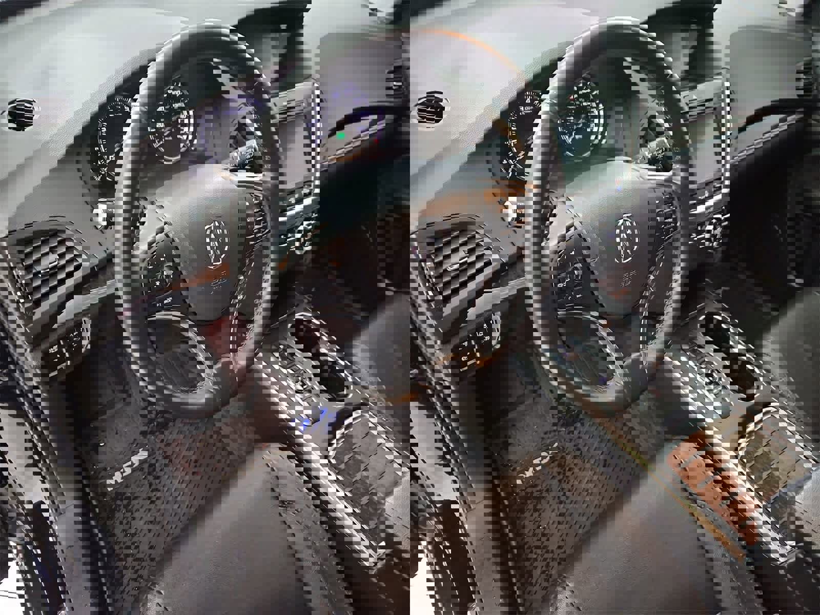 Used 2018 Acura MDX SH-AWD image 2