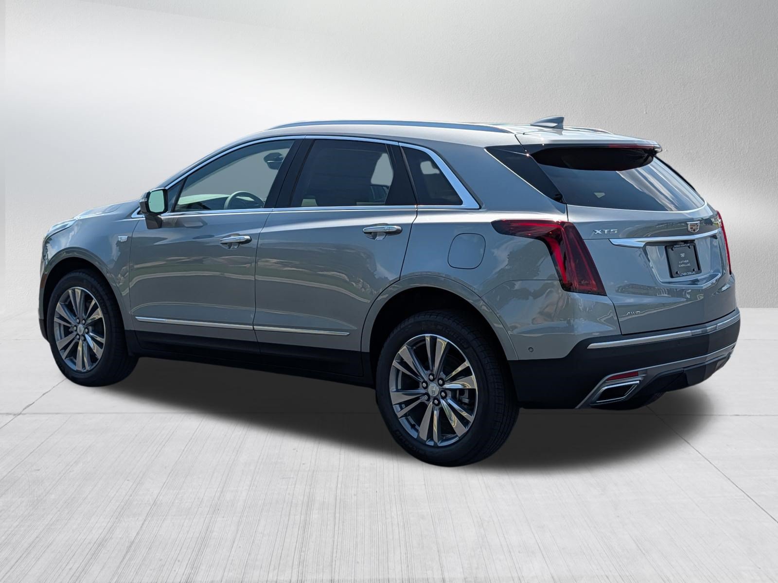 New 2026 Cadillac XT5 Premium Luxury w/ Driver Assist Package AWD/4WD image 4
