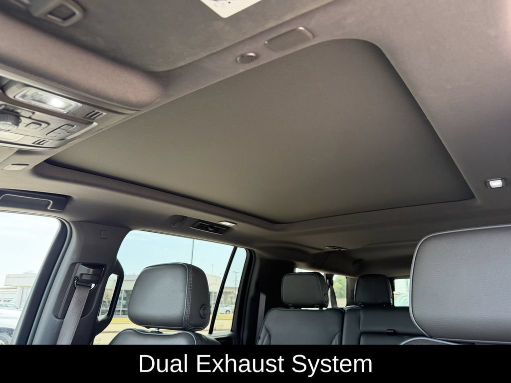 Used 2022 GMC Yukon XL Denali w/ Denali Premium Package AWD/4WD image 34