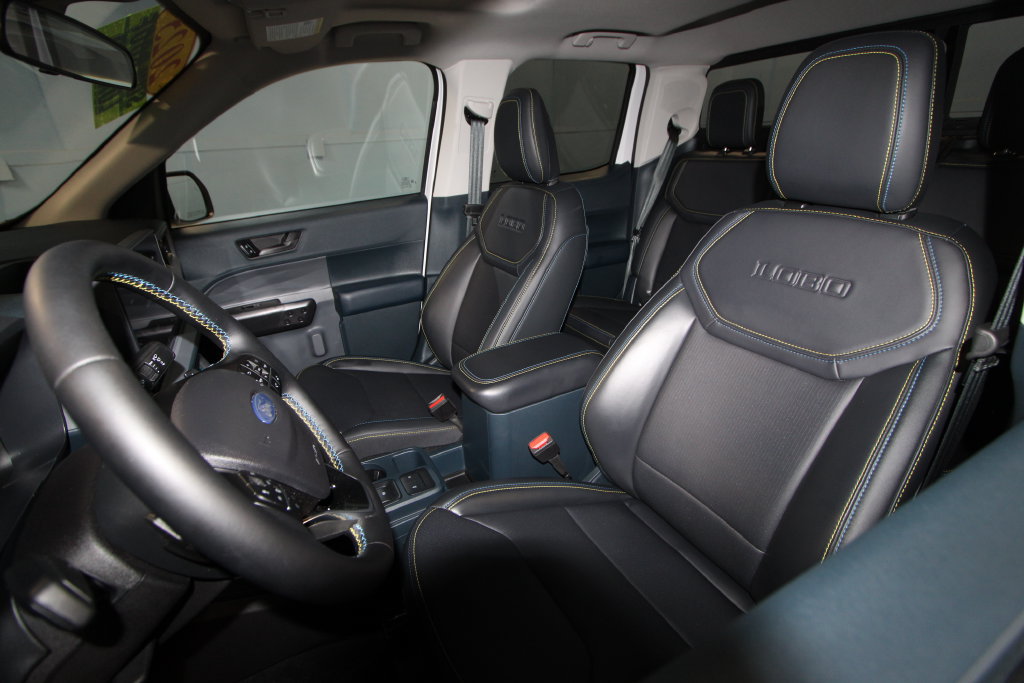 Used 2025 Ford Maverick Lobo AWD/4WD image 4