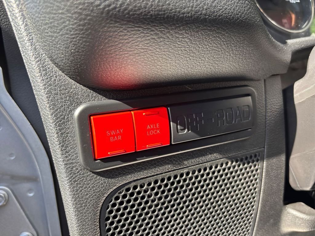 Used 2018 Jeep Wrangler Unlimited Rubicon image 32