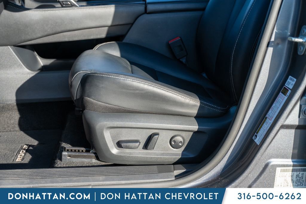 Used 2023 Nissan Rogue SL w/ SL Premium Package image 19