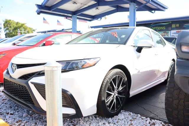 Used 2022 Toyota Camry SE