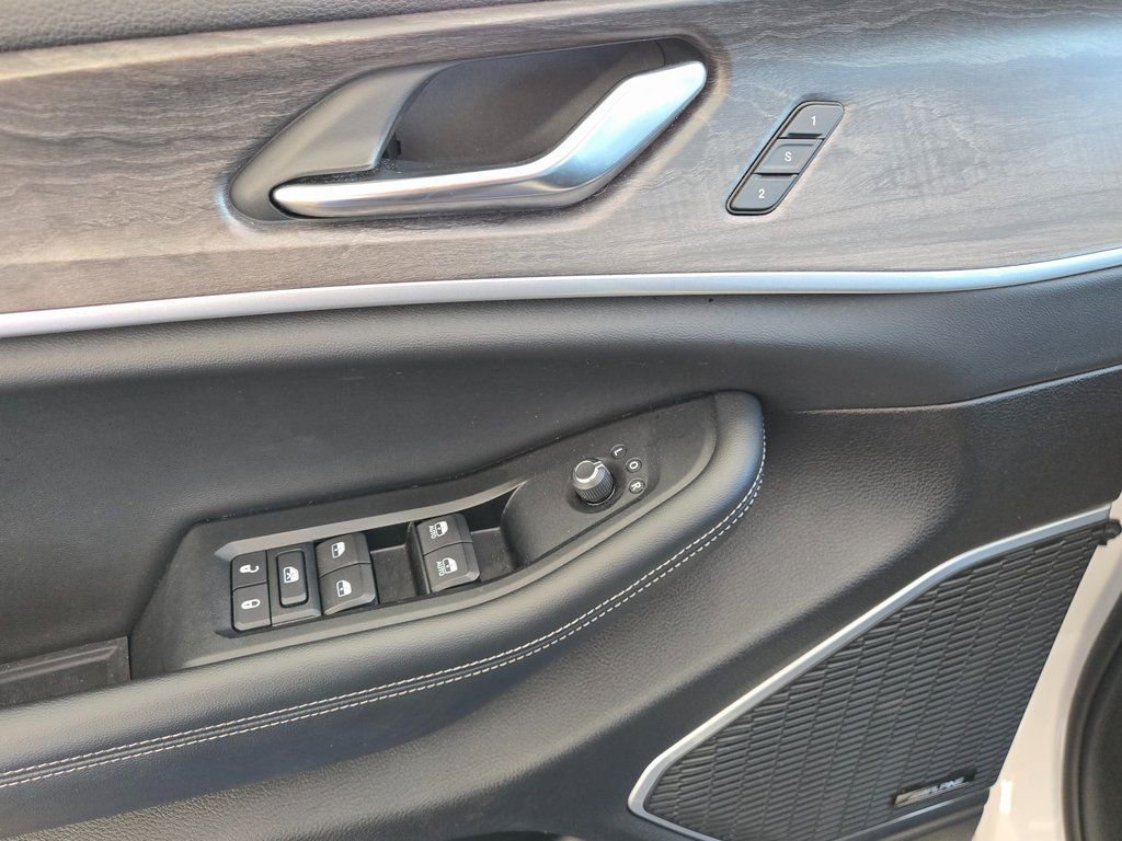 Used 2024 Jeep Grand Cherokee Limited 4xe image 11