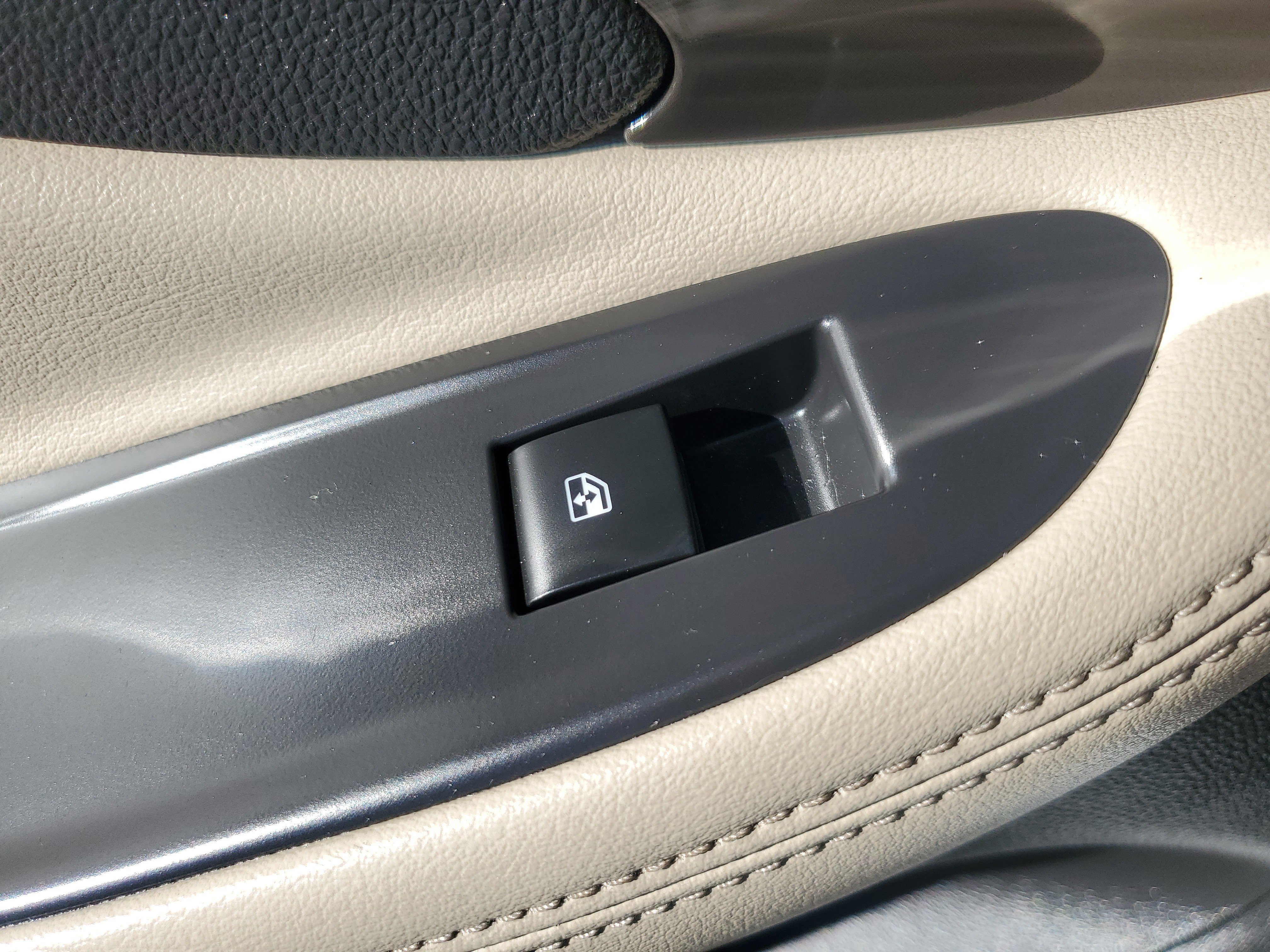 Used 2020 Buick Envision Essence image 14