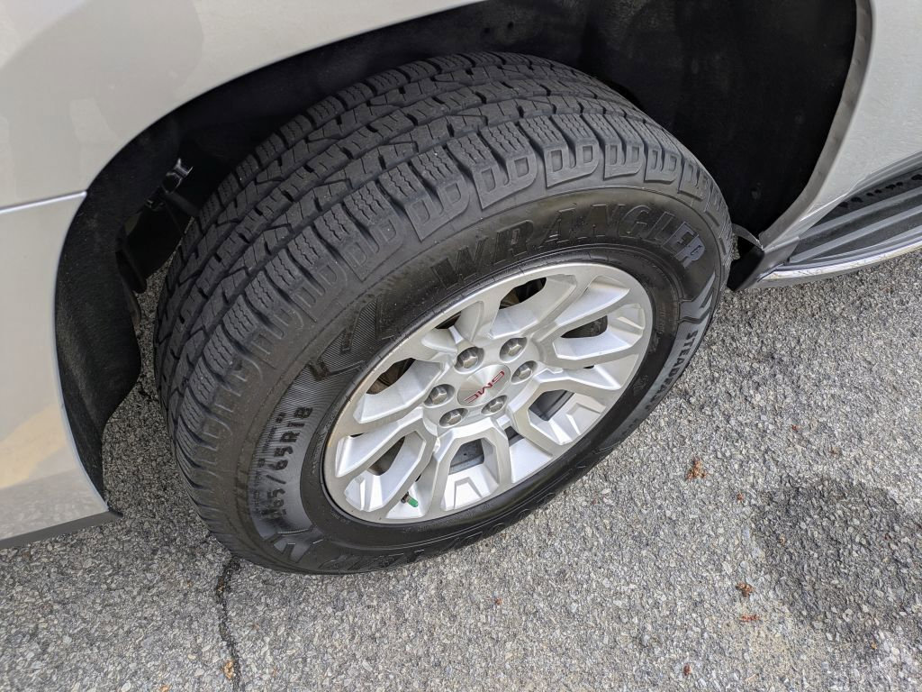 Used 2015 GMC Yukon XL SLE w/ Convenience Package image 38