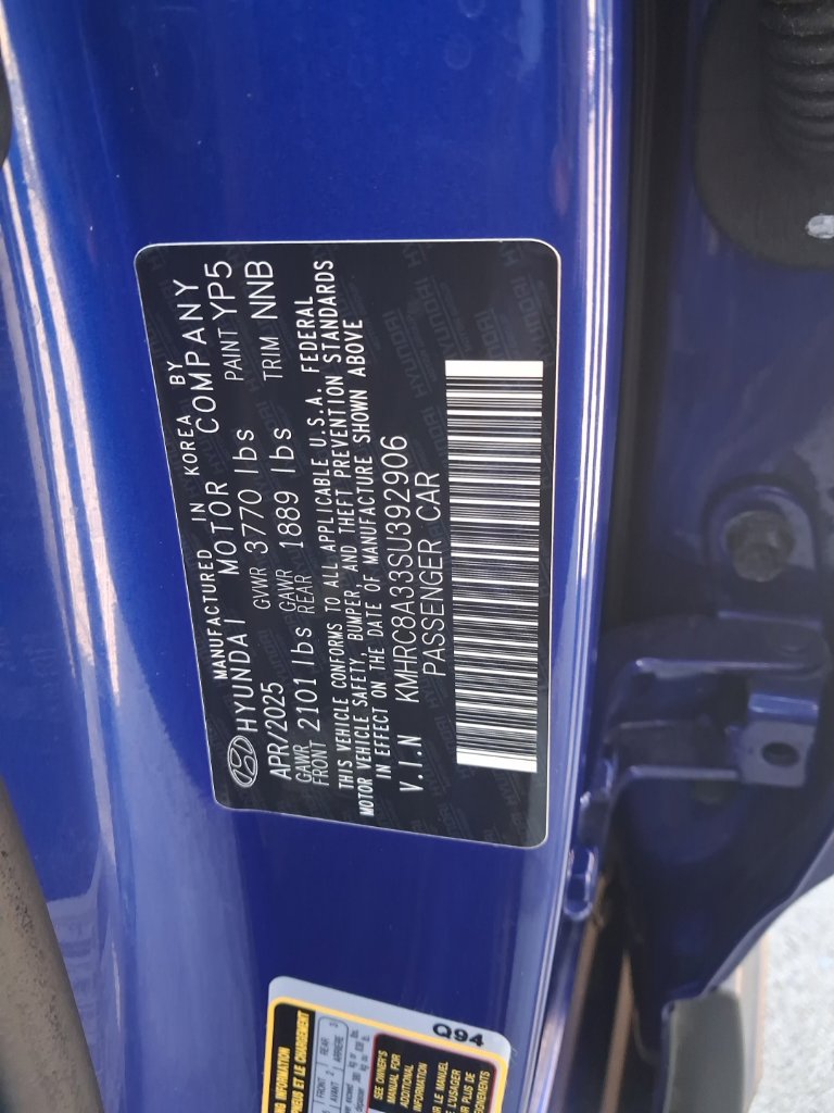 Used 2025 Hyundai Venue SEL FWD image 3