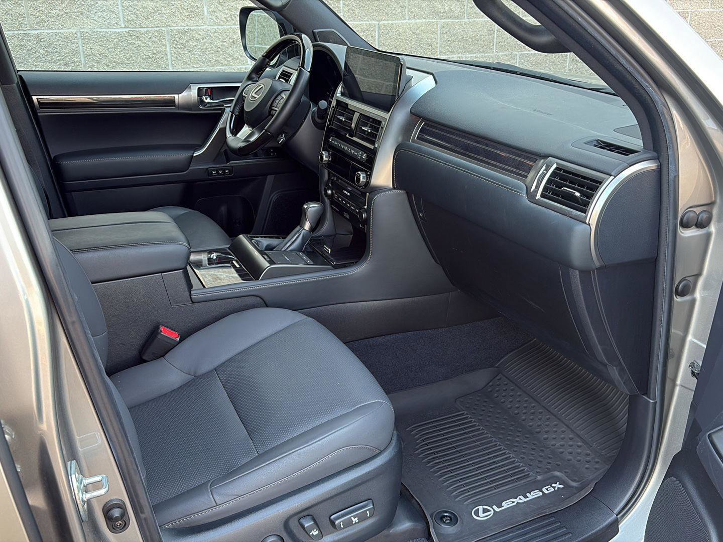 Used 2023 Lexus GX 460 Premium AWD/4WD image 22