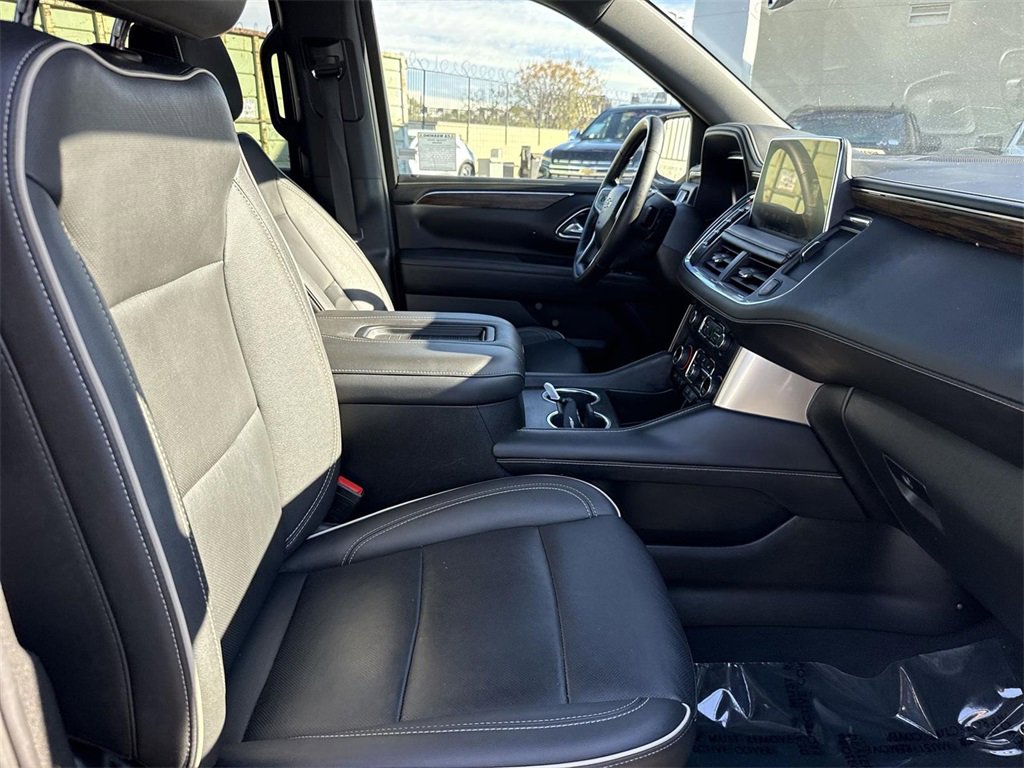 Used 2024 Chevrolet Suburban Premier image 26