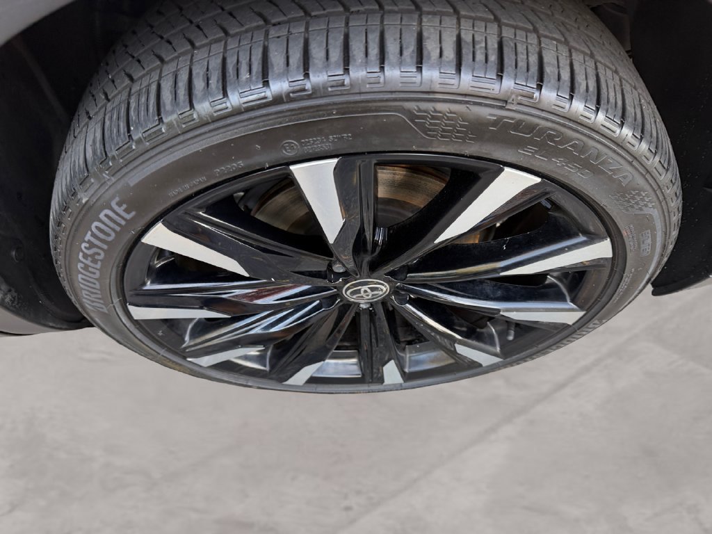 Used 2024 Toyota Crown Platinum AWD/4WD image 14