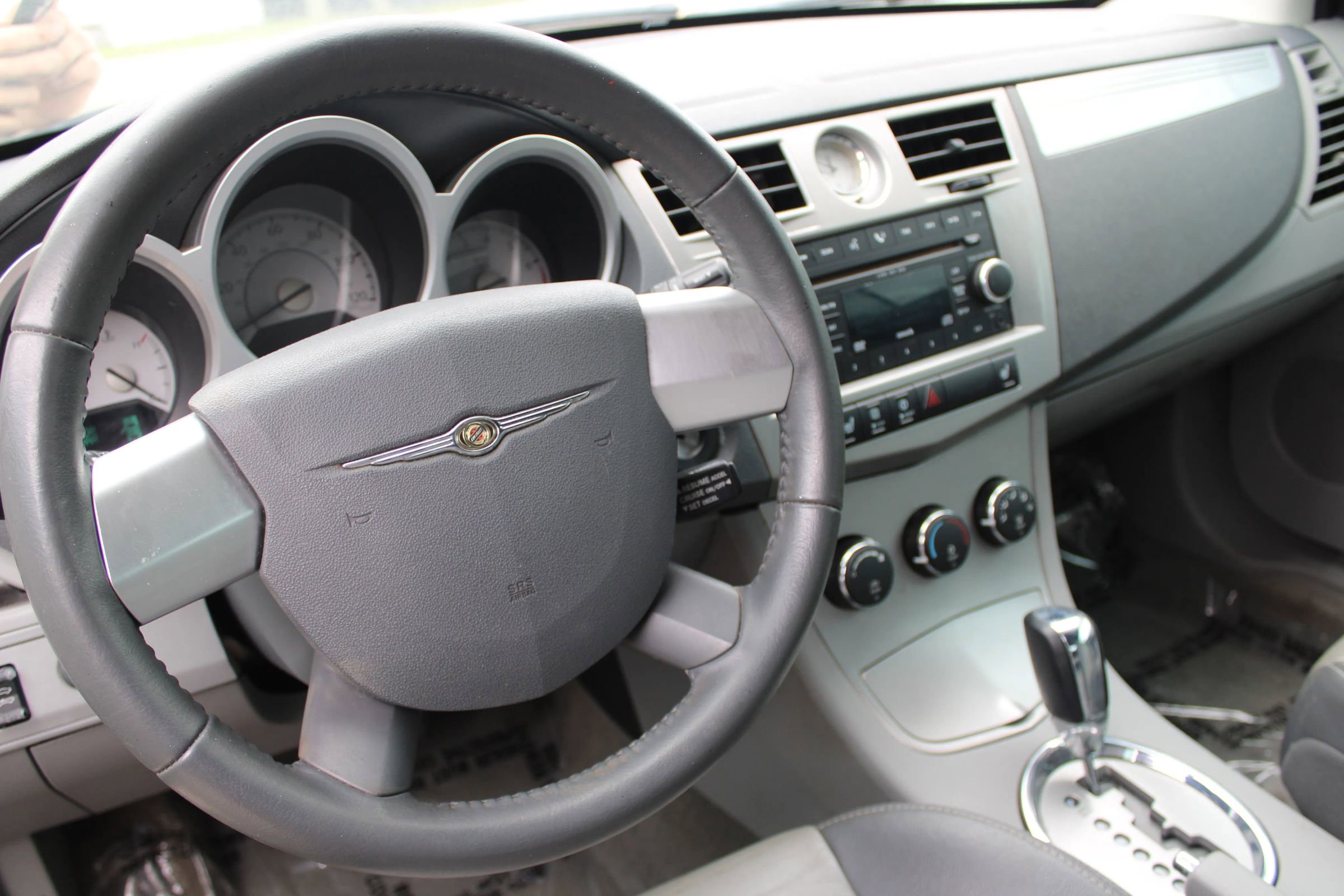 Used 2008 Chrysler Sebring Touring w/ Special Touring Group FWD image 4