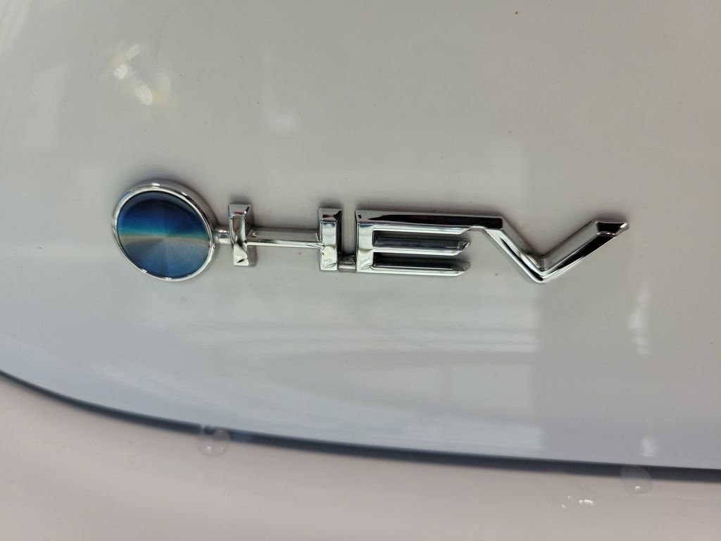 Used 2025 Toyota Camry LE FWD image 12