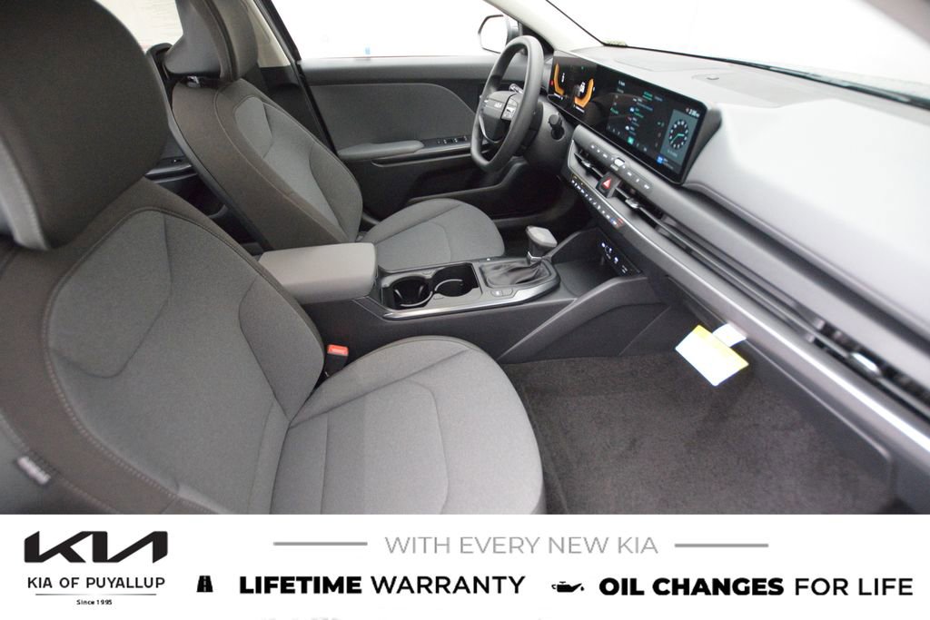 New 2025 Kia K4 LX image 16
