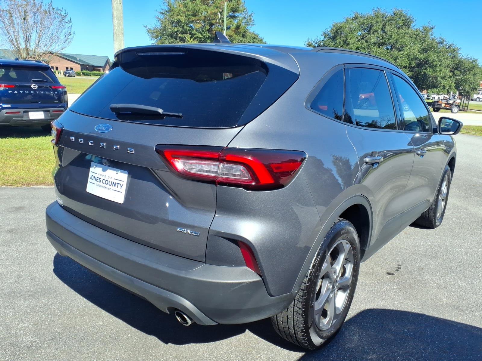 Used 2025 Ford Escape ST-Line Select AWD/4WD image 3