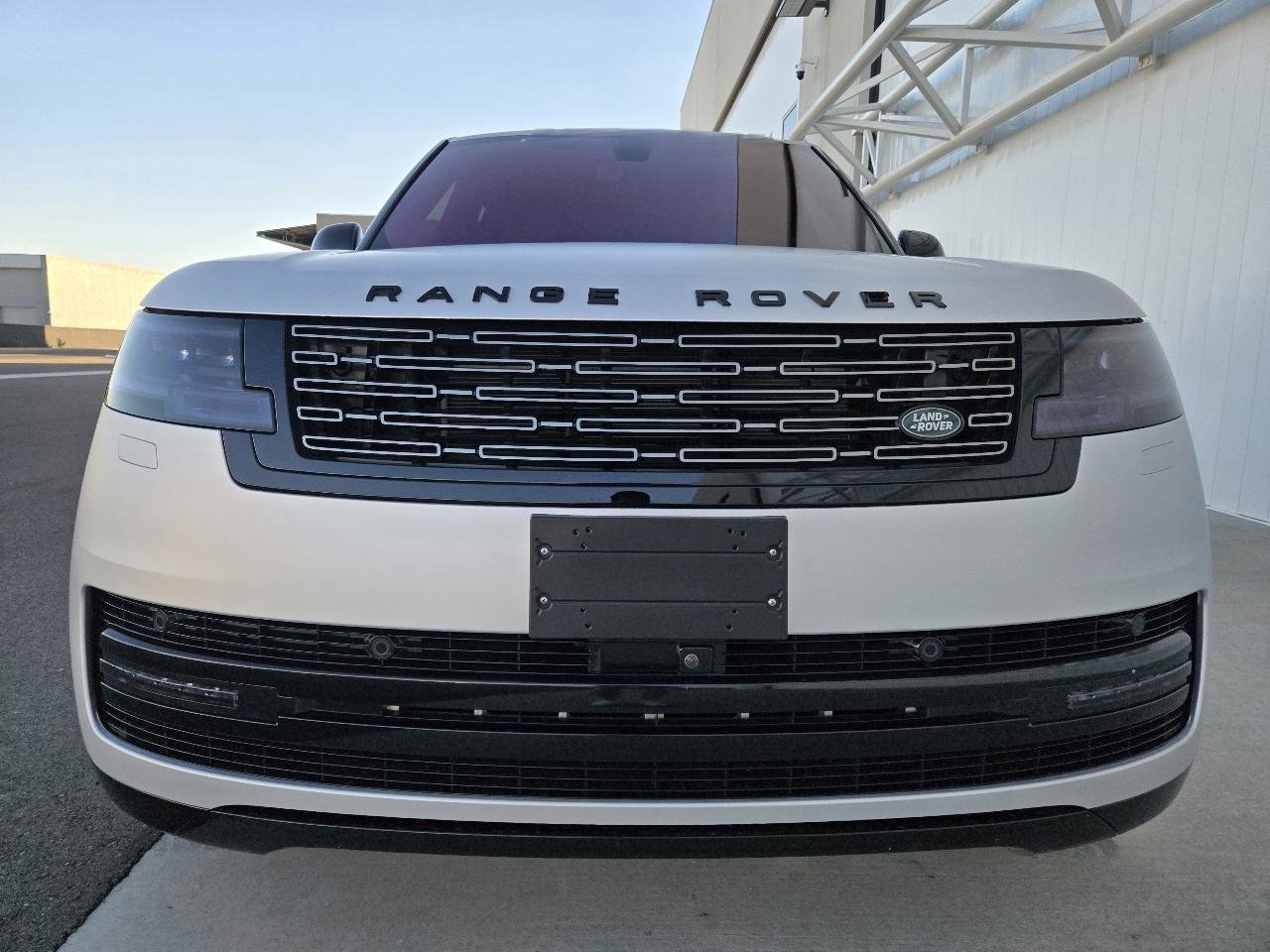 Used 2023 Land Rover Range Rover SE image 13