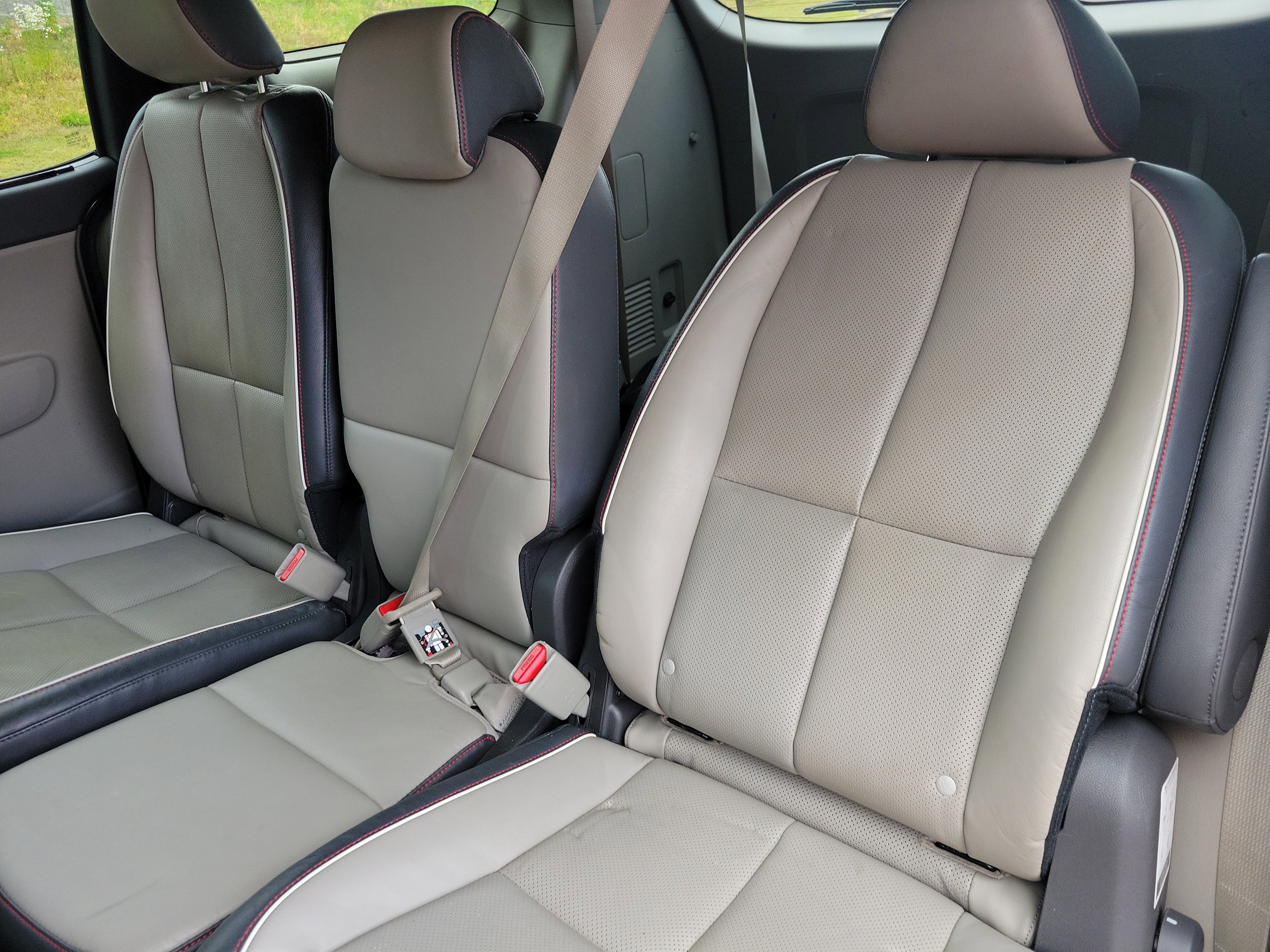 Used 2017 Kia Sedona LX w/ LX Essentials Premium Package FWD image 8